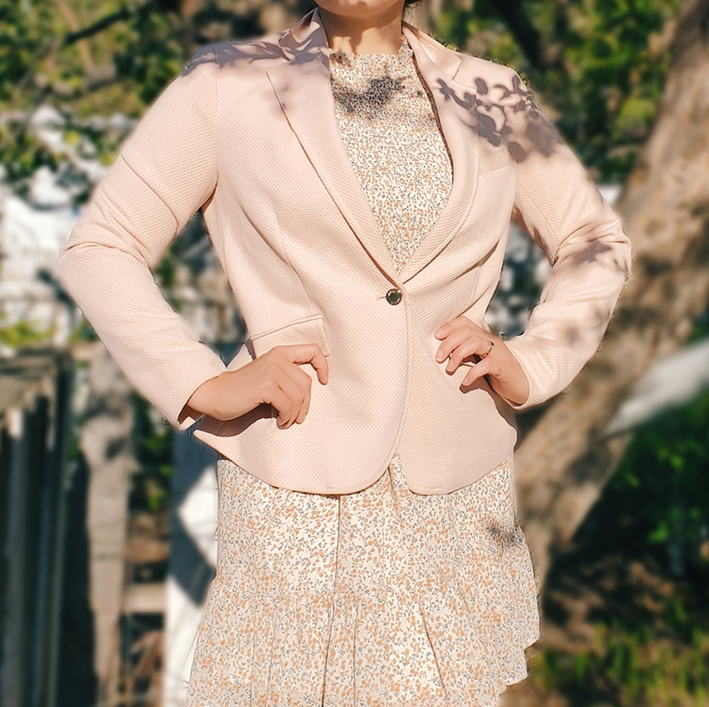 Soft Pink Blazer - Picture 3 of 3